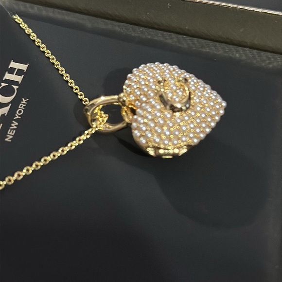 Coach gold and pearl heart locket - Picture 3 of 5